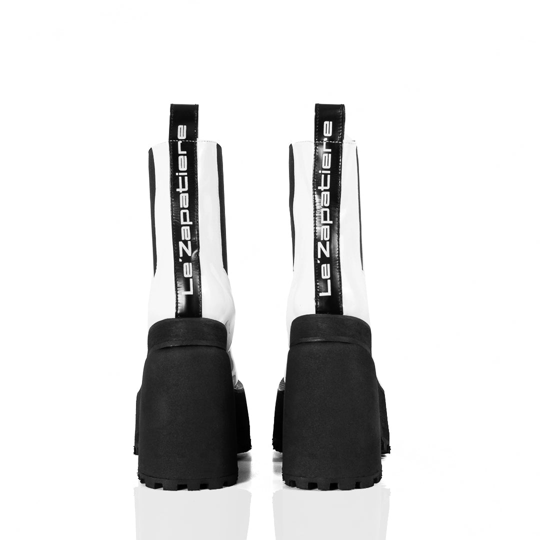 FROSTY BOOTS (6733893664935)